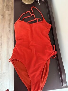 One-Piece Backless Swimsuit - scrunch sides